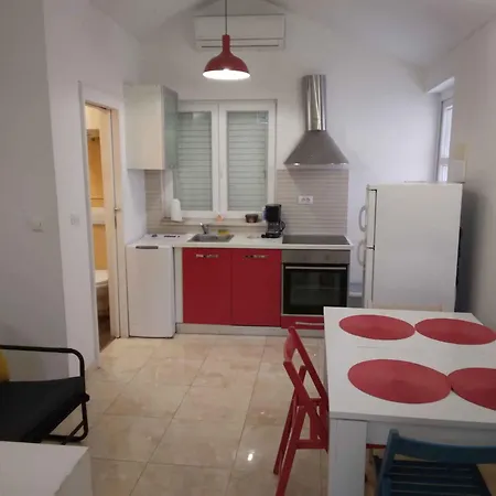 Apartment In 46220