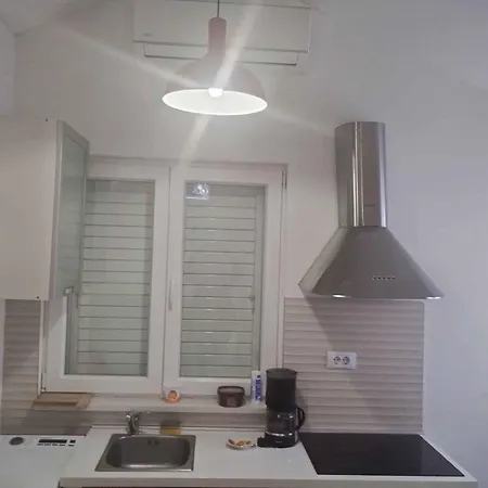 In 46220 Apartament *