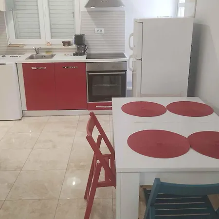 In 46220 Apartament *